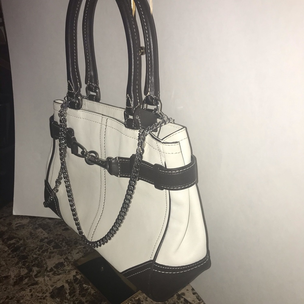 🌸Coach leather hand bag (Used ) - Picture 4 of 16